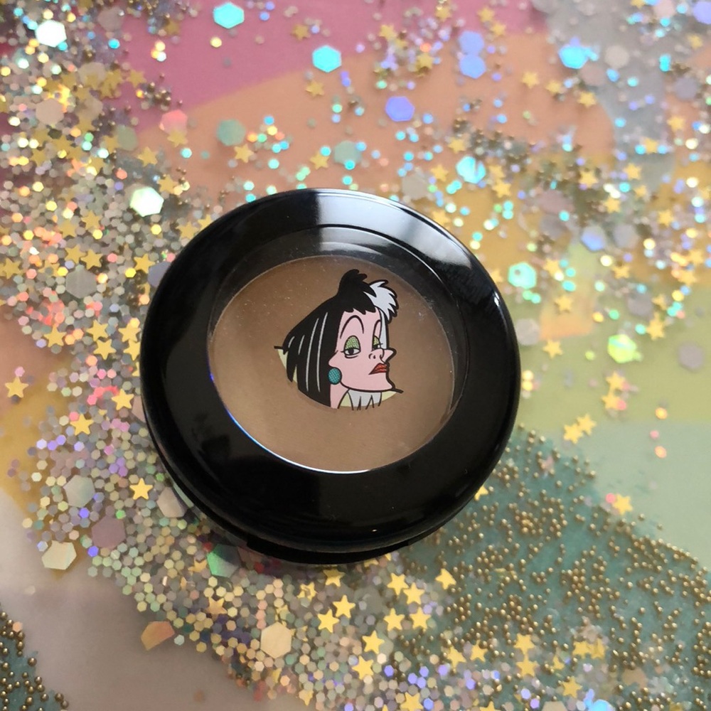 Mac Venomous Villains Shadow- Sweetjoy